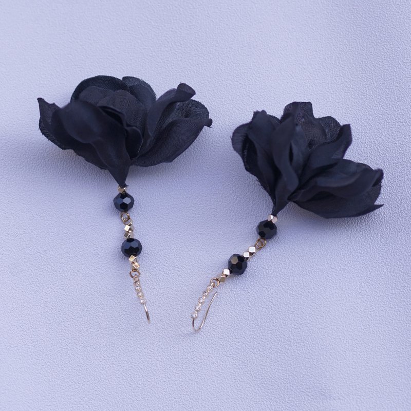 Montage 蒙太奇多元素集合黑花鑽耳勾耳環 - 耳環/耳夾/耳骨夾 - 其他材質 黑色