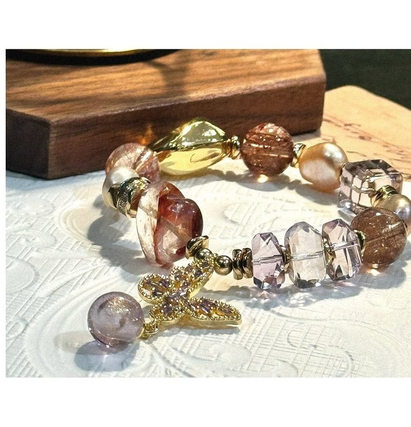 Butterfly Shadow Freshwater Pearl Series@Aromatherapy Crystal Bracelet - สร้อยข้อมือ - คริสตัล สีเขียว