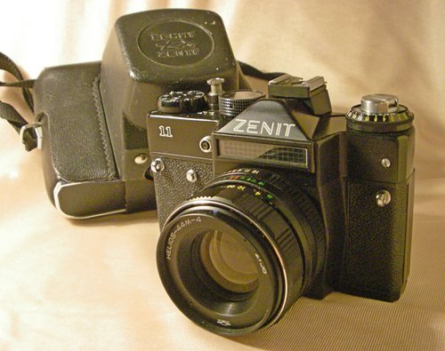 KMZ ZENIT-11 35mm film SLR camera w HELIOS-44M-4 58mm M42 lens Biotar copy  1988