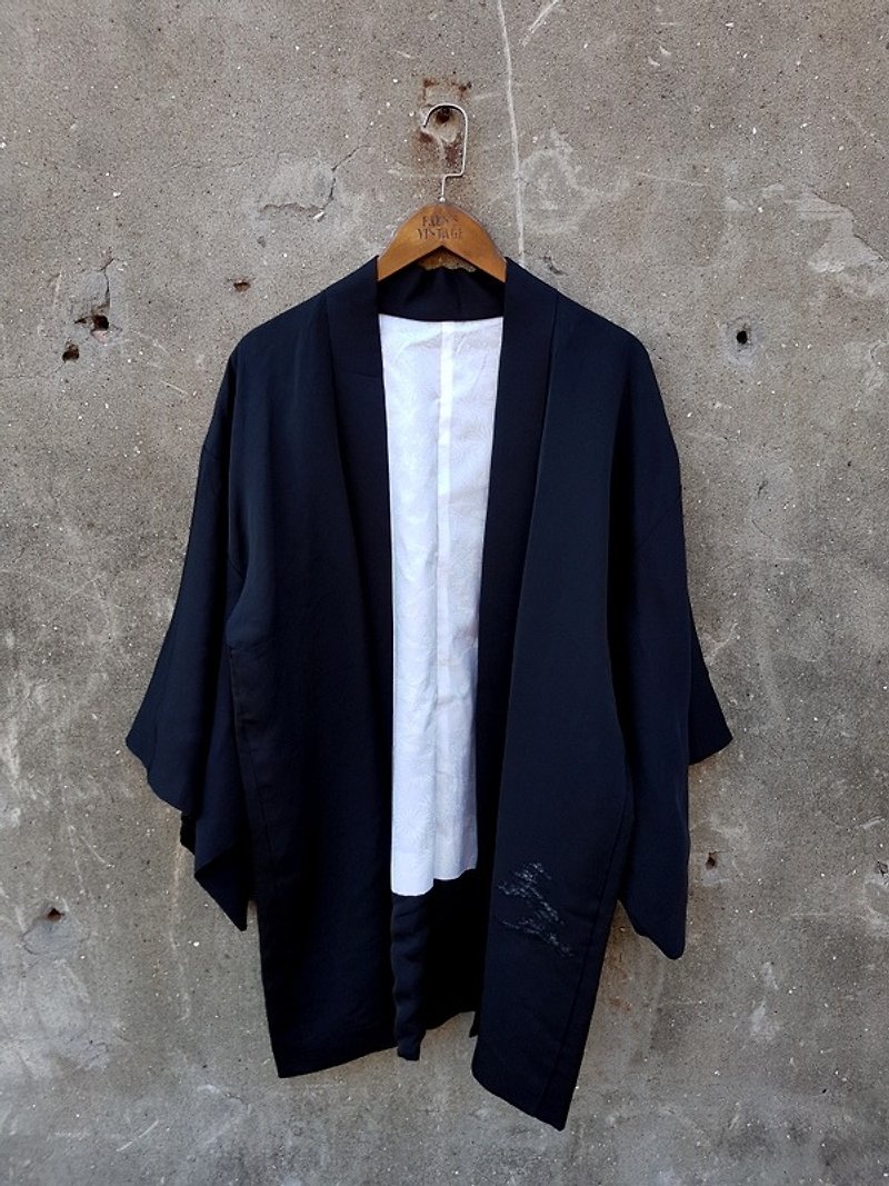 タートルGege  - 日本の山々の間でカラフルな刺繍羽織った着物のジャケットを手縫い - ジャケット - シルク・絹 
