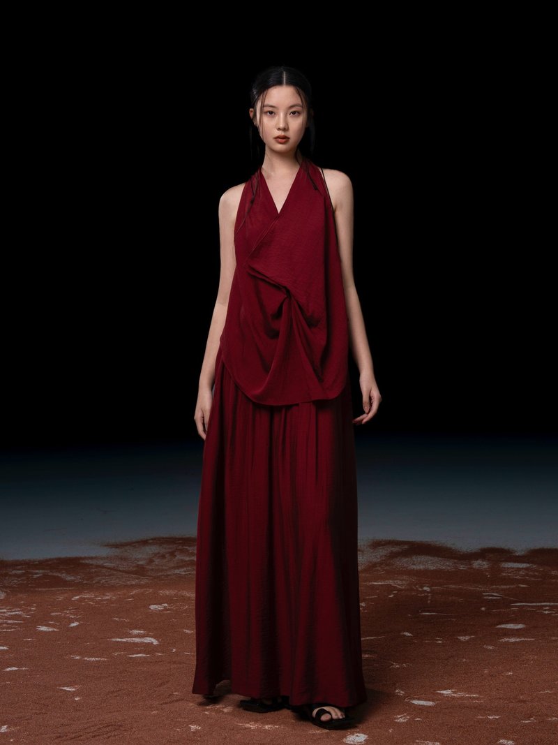 新中式復古 / 蕩領慵懶掛脖背心 / 半裙套裝 - 背心/無袖上衣 - 其他材質 紅色