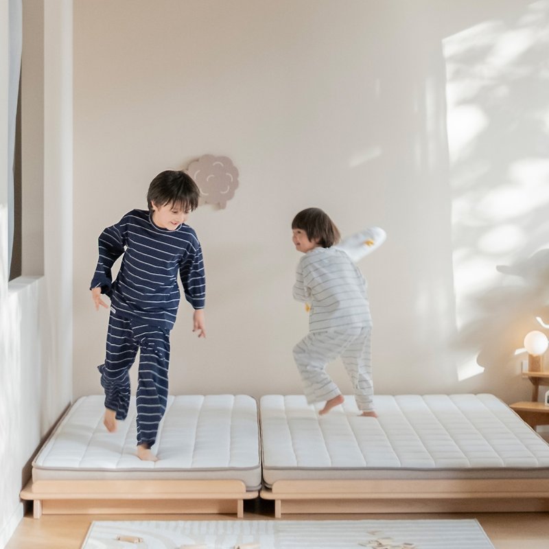 Building block Montessori floor bed solid wood children's bed soft package floor splicing bed tatami floor bed children's furniture - เฟอร์นิเจอร์เด็ก - ไม้ สีกากี