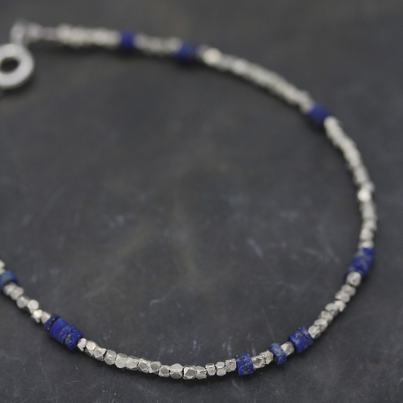 Lapis Lazuli and silver faceted cube beads bracelet (B0071A) - 手鍊/手鐲 - 銀 