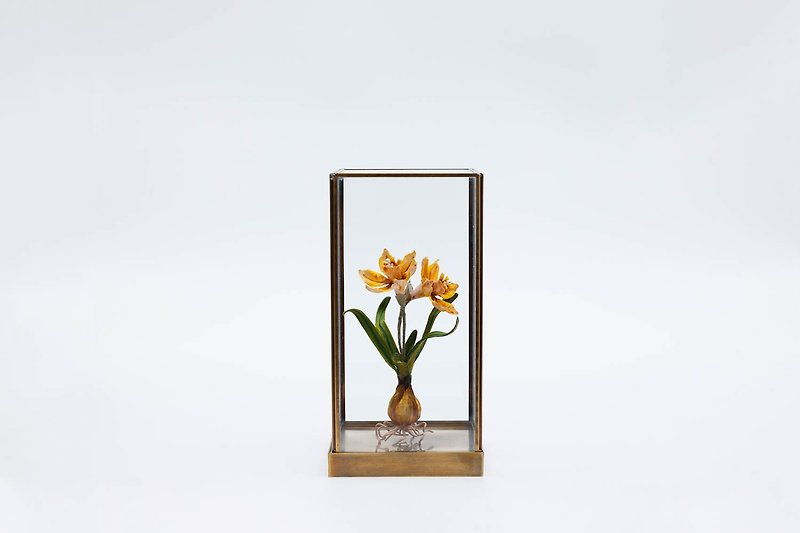 Daffodil device display soft mounted hand-made cloth plant design metal glass cover - ของวางตกแต่ง - ผ้าฝ้าย/ผ้าลินิน สีส้ม