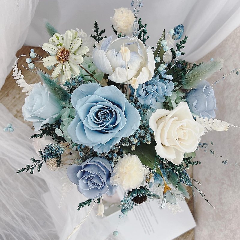 Wedding Flower Arrangement・【Cinderella】Immortal Dry Flower Bouquet/Bridal Bouquet/Outside Shooting Bouquet/Customized - ช่อดอกไม้แห้ง - พืช/ดอกไม้ สีน้ำเงิน