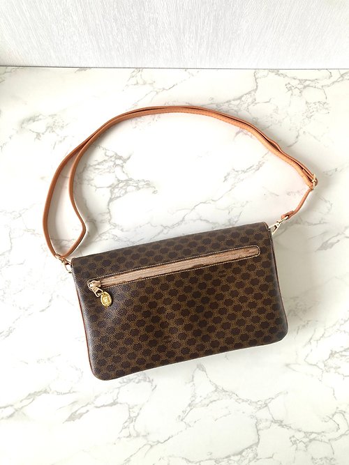 Louis Vuitton Presbyopia Clutch Messenger Bag Underarm Bag Wrist Bag Phone  Bag Waist Bag - Shop RARE TO GO Messenger Bags & Sling Bags - Pinkoi