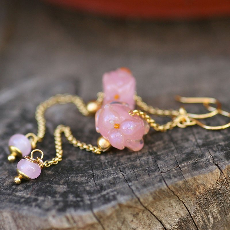 Earrings glass Lampwork Beads Brass with gold plating pink 127