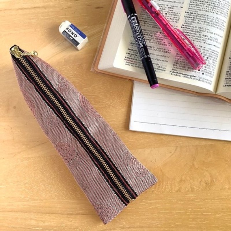 Pen case made from tatami edges with a Zen garden pattern - กล่องดินสอ/ถุงดินสอ - วัสดุอื่นๆ สึชมพู