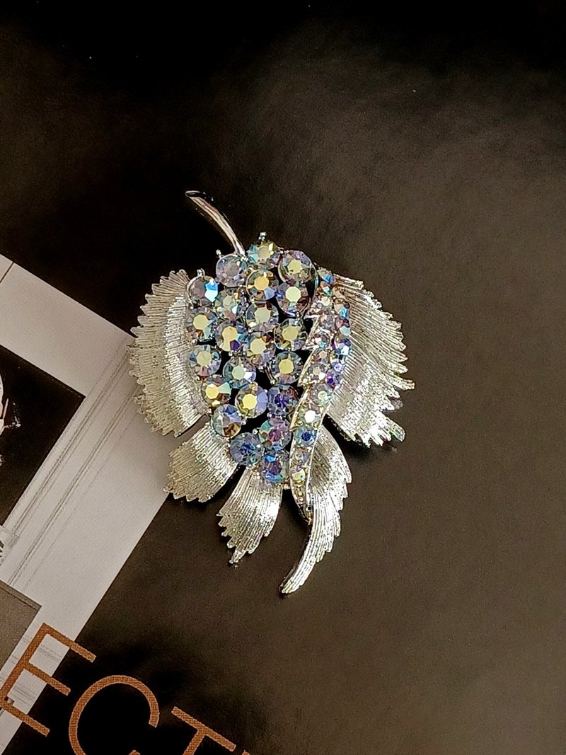 vintage jewelry 古典亮銀葉形極光萊茵 別針 胸針 - 胸針 - 其他金屬 