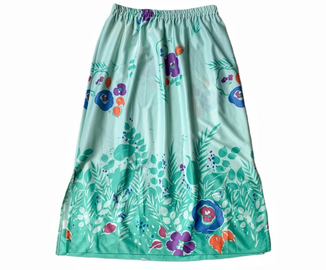 アメリカンヴィンテージのグリーンの遊び心ある花柄スカート