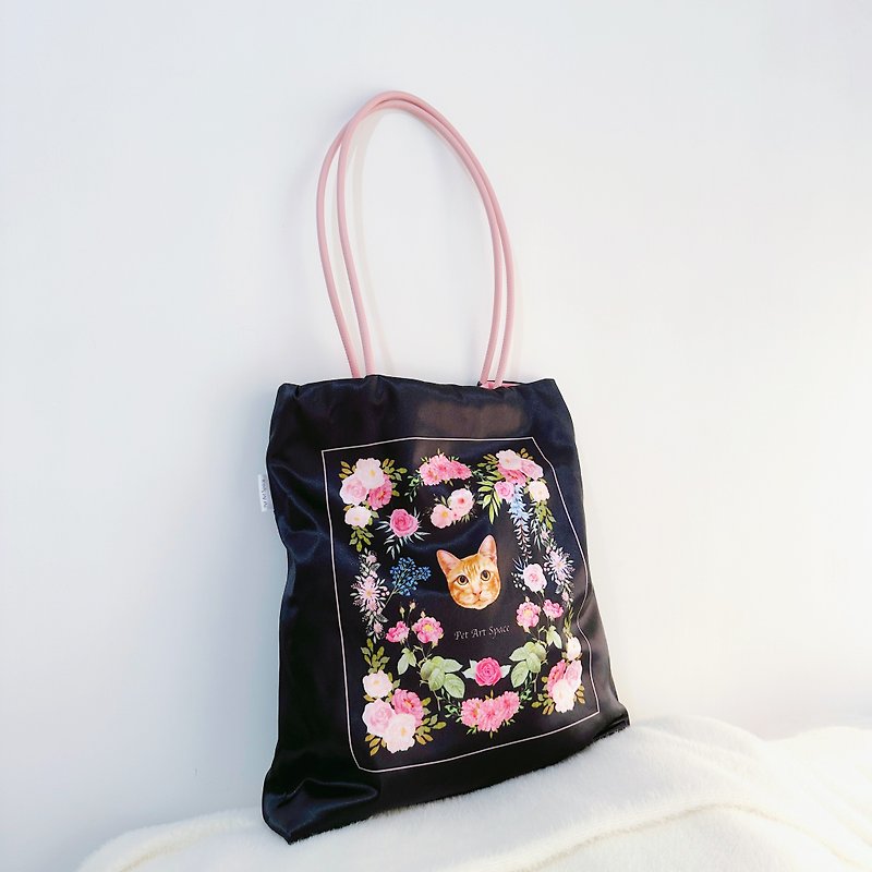 Customized Pet Handbags Tote Bags Customized Hand-painted Avatars Flower Satin Handmade Flowers Cats and Dogs - หมอน - ผ้าไหม 