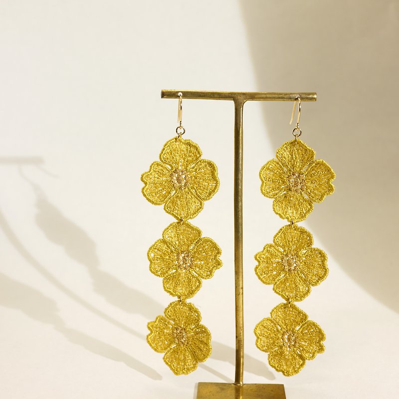 Poppy triple embroidery earrings yellow