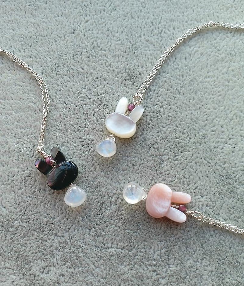 Fritillaria new cute bunny, small Stone, 6MM blue Stone, 925 sterling silver chain clavicle Lapin shape mother pearl, 6mm moonstone, small garnet 925 silver necklace - สร้อยคอทรง Collar - เครื่องเพชรพลอย สีน้ำเงิน