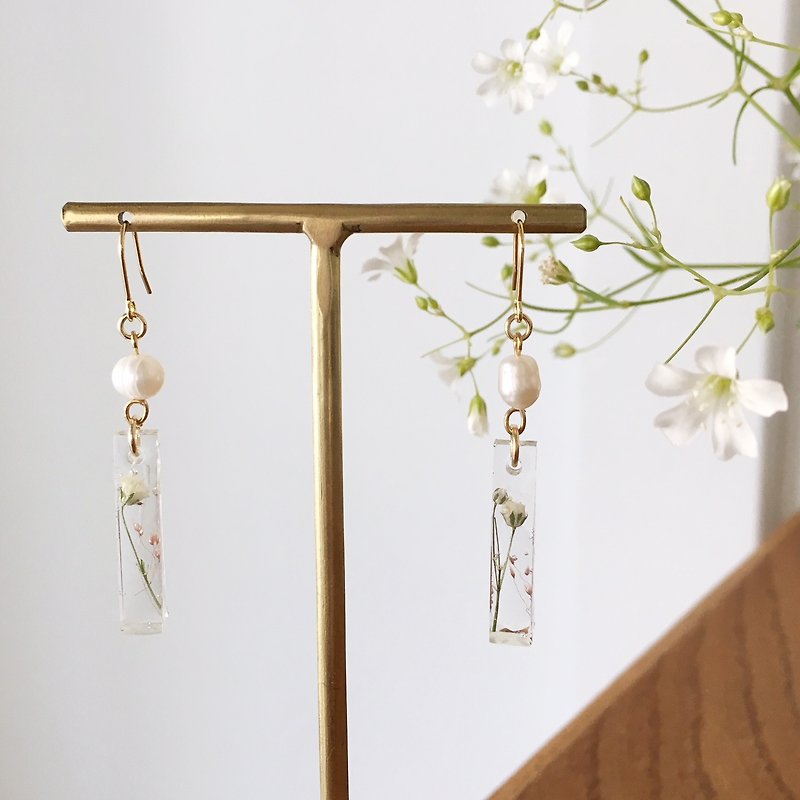 Swing earrings of babys breath and freshwater pearl Vol.2 - Earrings & Clip-ons - Other Materials Transparent