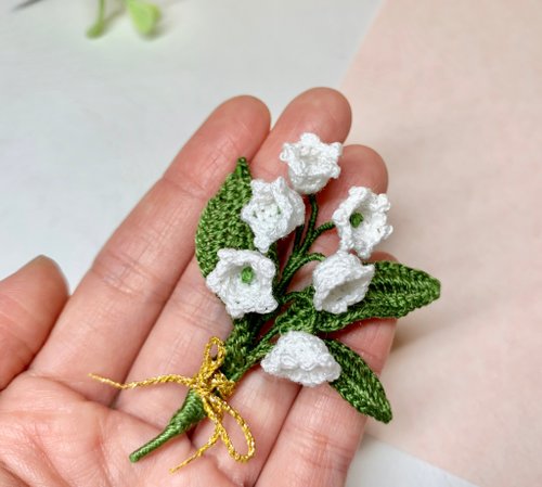 Lily of the valley flower crochet pin - Shop midnight craft life Brooches -  Pinkoi