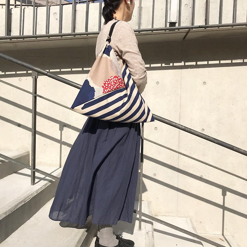 Handbag bag Azuma bag Mori stripe navy M / harunohi - Handbags & Totes - Cotton & Hemp Blue