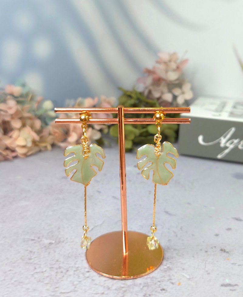 Turtle Sky Crystal Flower Earrings Green Style - Earrings & Clip-ons - Resin Green