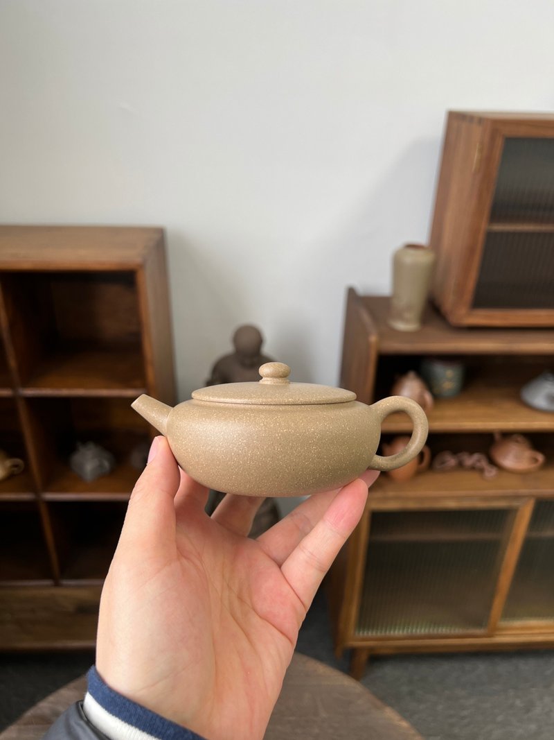 扁晨 慕古款 190cc 器型正宗 慕古 清 扁晨壶 原矿陈腐老段 色宜 - 茶壺/茶杯/茶具 - 陶 灰色