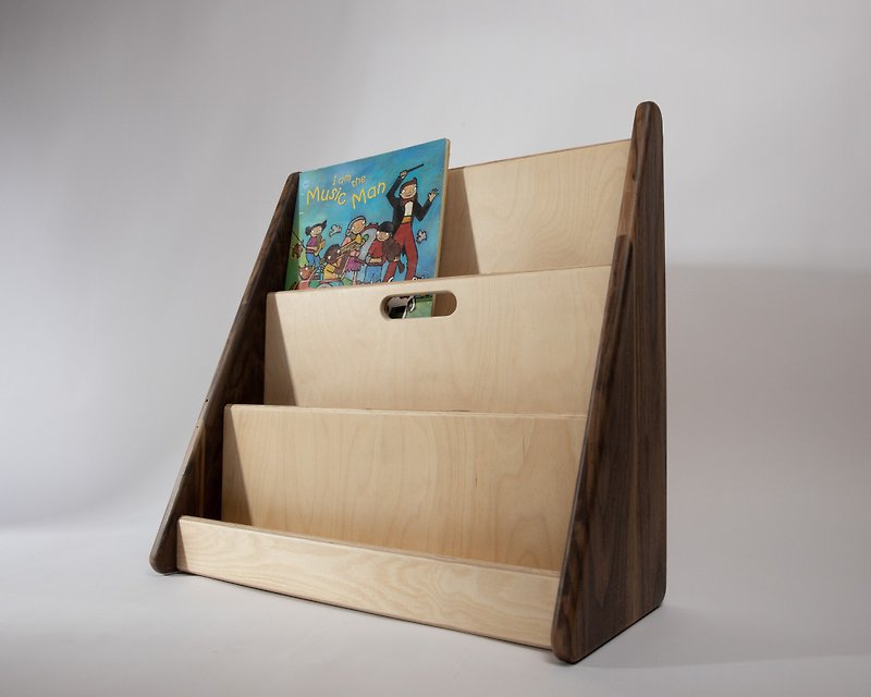 Bookworm bookshelf makes book selection faster, and the length, depth and number of layers can be customized - Kids' Furniture - Wood 