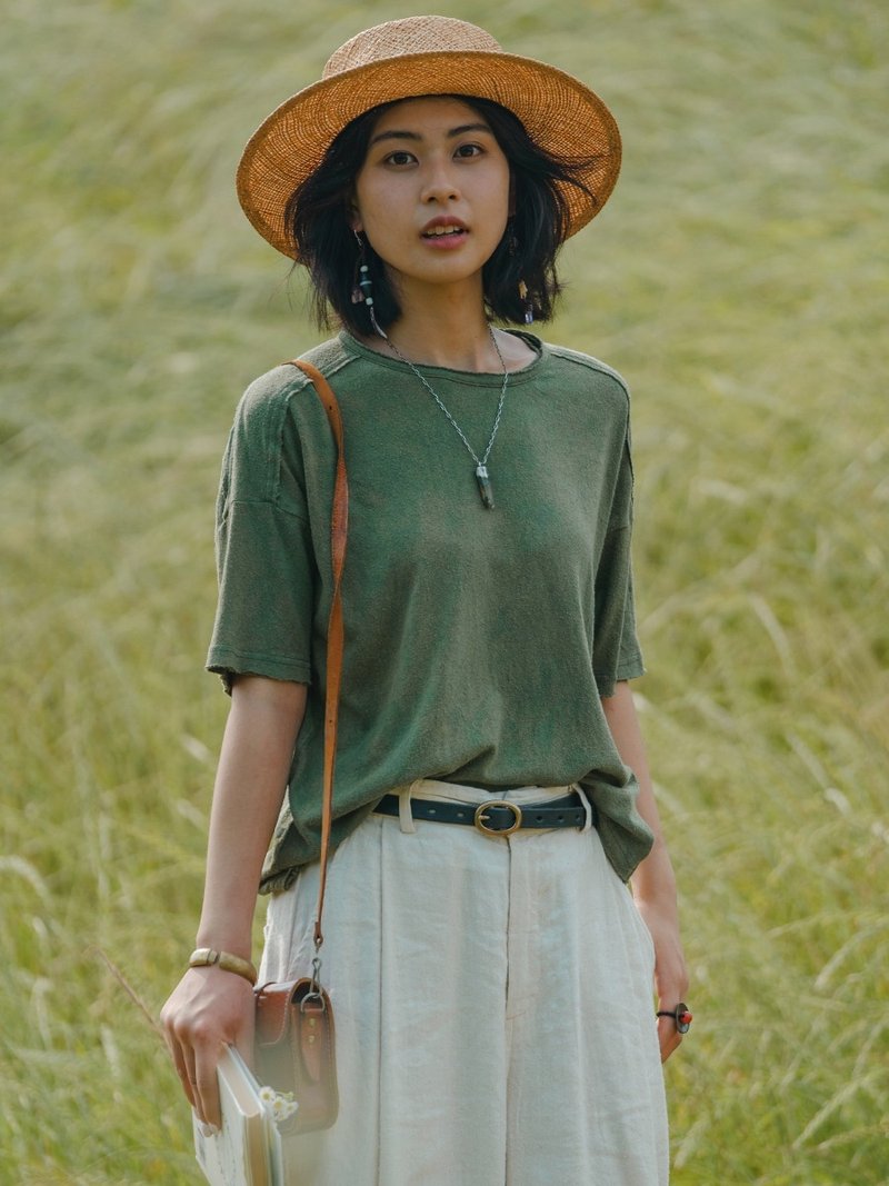 3顔色 綠/紫/白 植物染油絲簡約T恤 百搭短袖上衣 - 女 T 恤 - 棉．麻 綠色