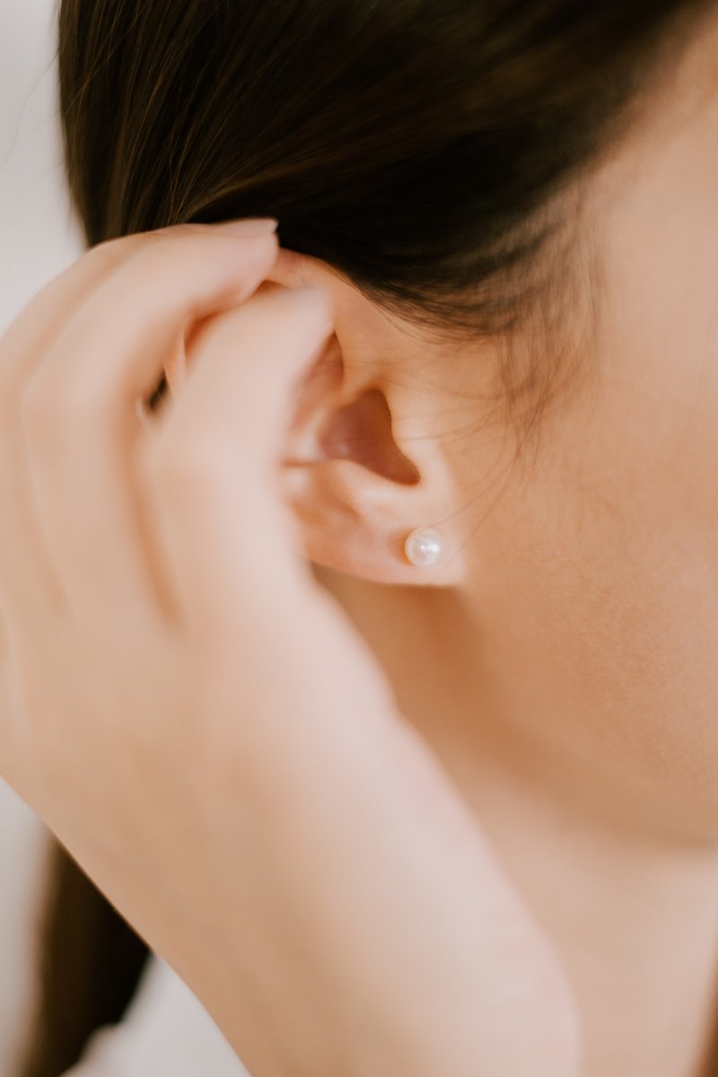 Akoya Japan Seawater Pearl Stud Earrings 4.5-5.0mm - Earrings & Clip-ons - Pearl White