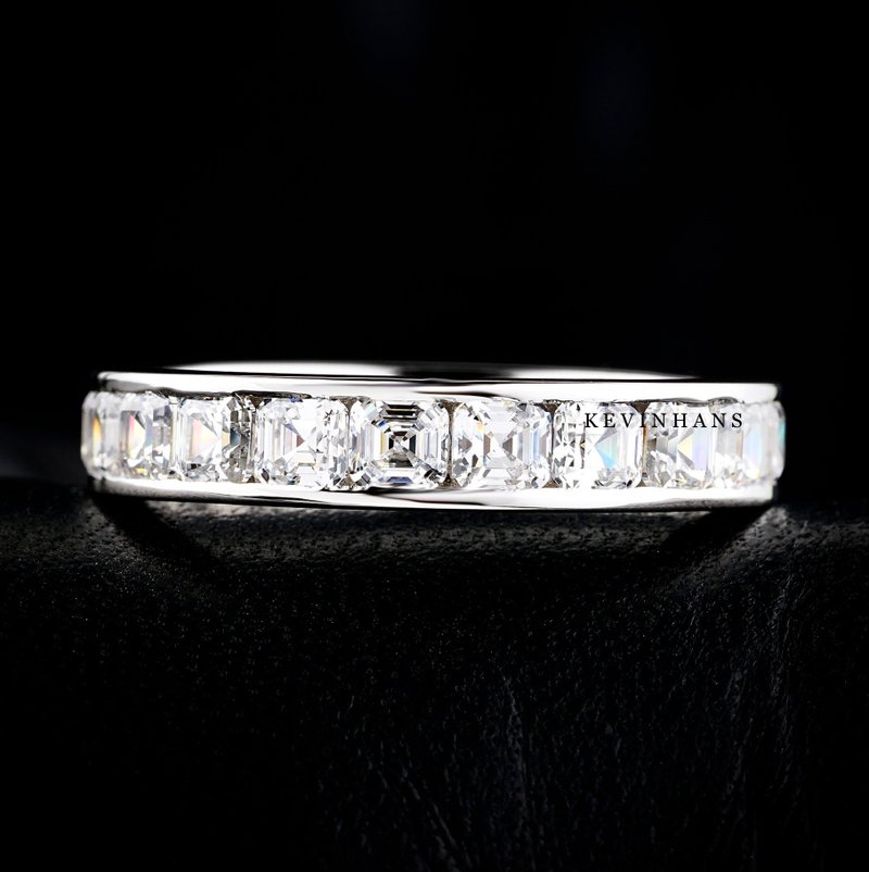 Channel Set Asscher Cut Moissanite Wedding Band, 3 mm Colorless Asscher Cut Mois - แหวนทั่วไป - เพชร หลากหลายสี