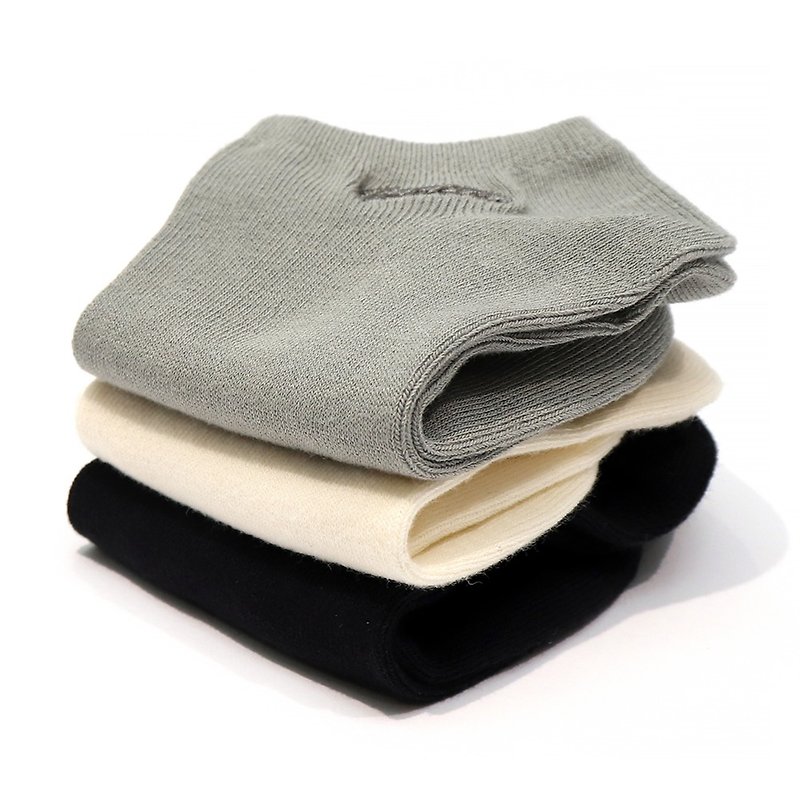 Goody Bag - Collagen Embroidered Plain Socks Five Pieces (Black, White, Grey) - ถุงเท้า - ผ้าฝ้าย/ผ้าลินิน สีดำ