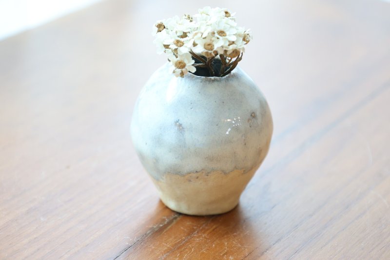 【聖誕禮物】美國進口土手捏迷你小陶壺造型乾花器原土質感詫寂風 - 擺飾/家飾品 - 陶 卡其色