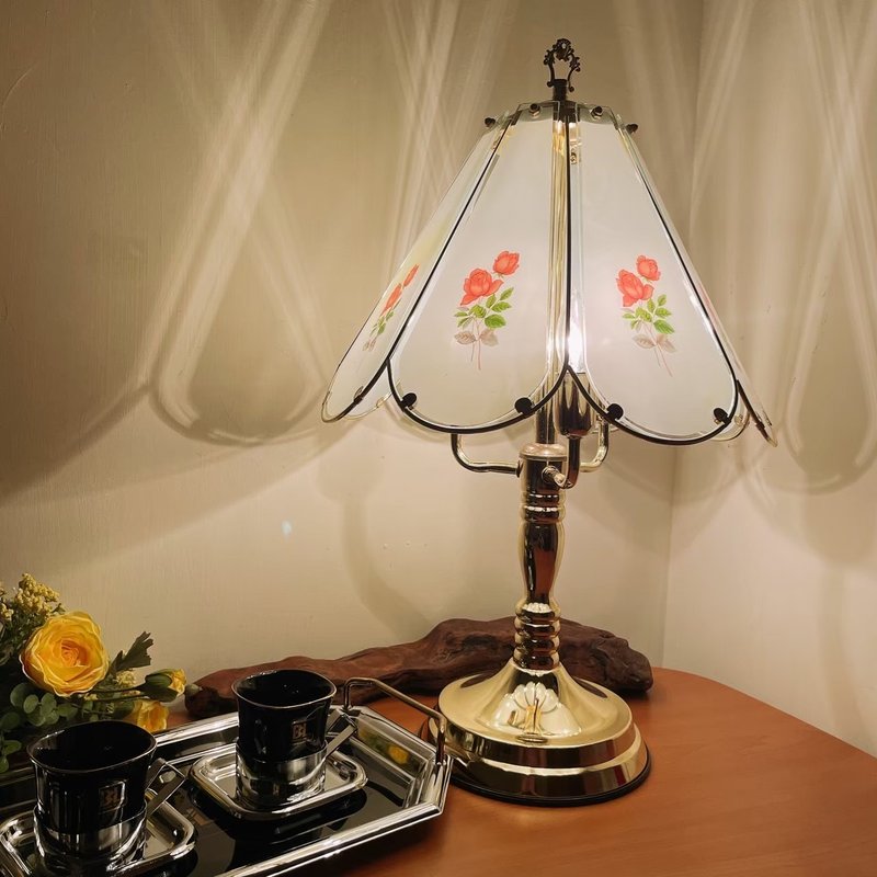 Early Rosette White Glass Three Touch Lamps - โคมไฟ - แก้ว 