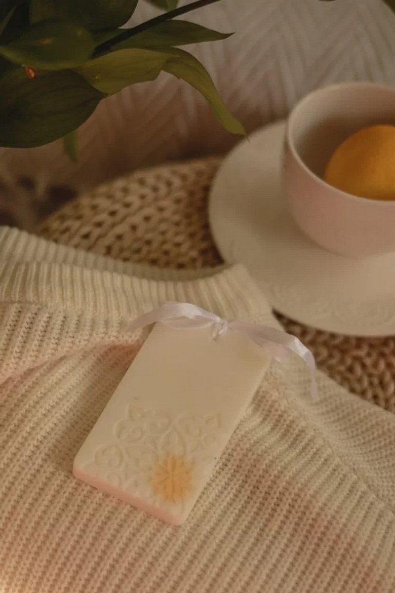 Sachet Birthday Gift Fragrance Indoor Fragrance Bag Unique Gift - น้ำหอม - ขี้ผึ้ง สีส้ม