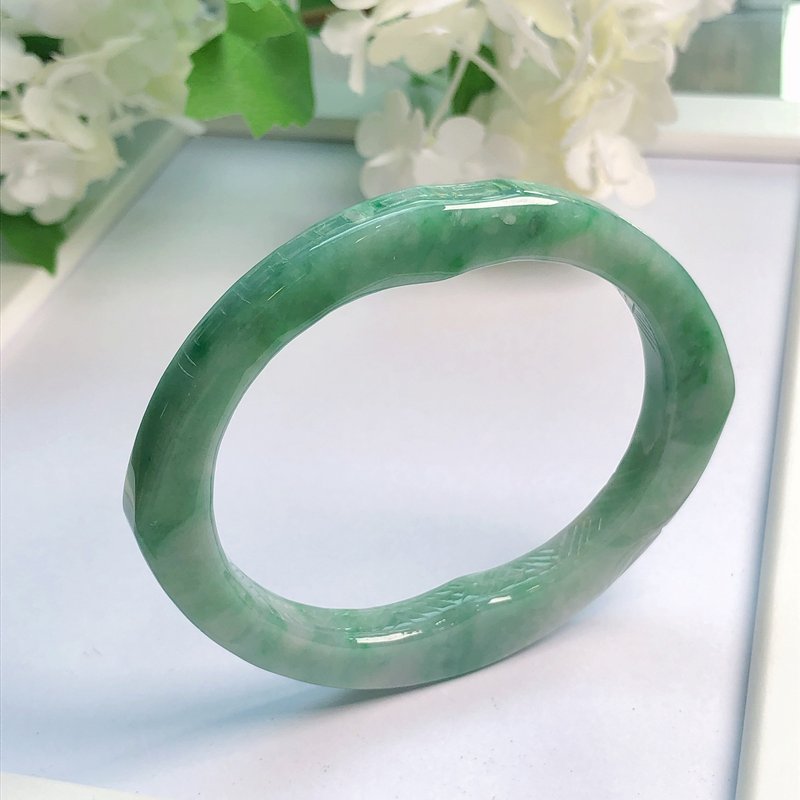 Floating green flower-carved imperial concubine jadeite bracelet | 16.5 circumference | Natural Burmese jadeite A product | gift giving - สร้อยข้อมือ - หยก สีเขียว