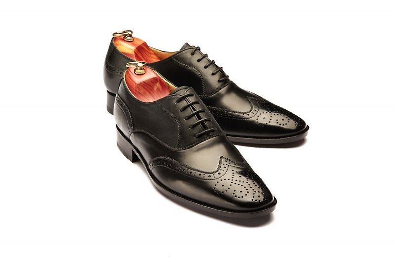 Lin Guoliang 3/4 Carved Sabre Wings Oxford Shoes Classic Black - รองเท้าอ็อกฟอร์ดผู้ชาย - หนังแท้ สีดำ