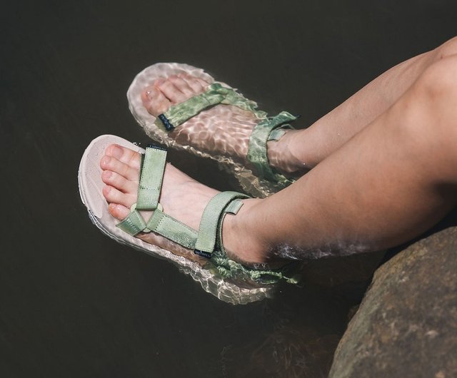 Amphibious sandals online