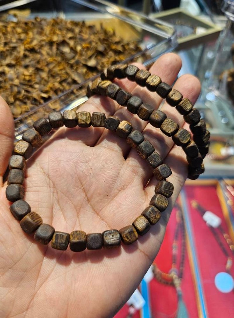 Hainan Chess Nan Square Pearl - Bracelets - Wood Brown