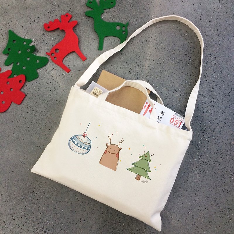 Christmas gift illustrator chichi Christmas cultural and creative style horizontal canvas bag - กระเป๋าแมสเซนเจอร์ - ผ้าฝ้าย/ผ้าลินิน 