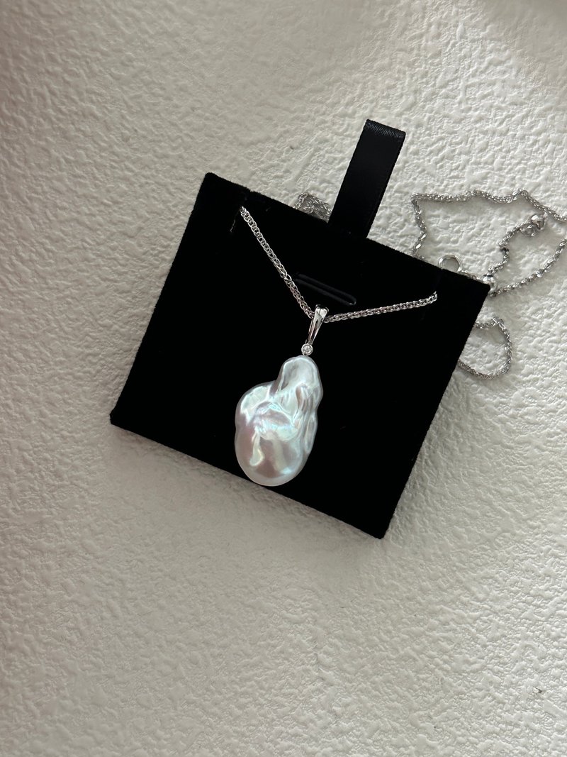 A Baroque natural pearl necklace 一颗巴洛克珍珠项链 - Necklaces - Pearl White