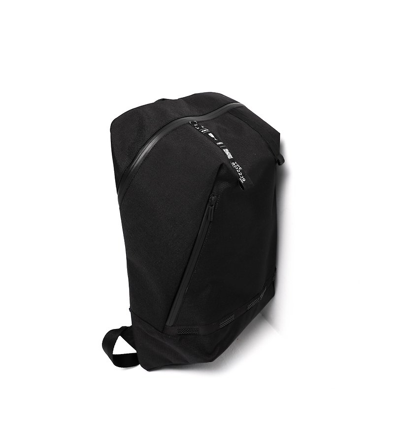 袋袋相傳- 防潑水抗撕裂後背包 - 黑 - 後背包/書包 - 聚酯纖維 黑色