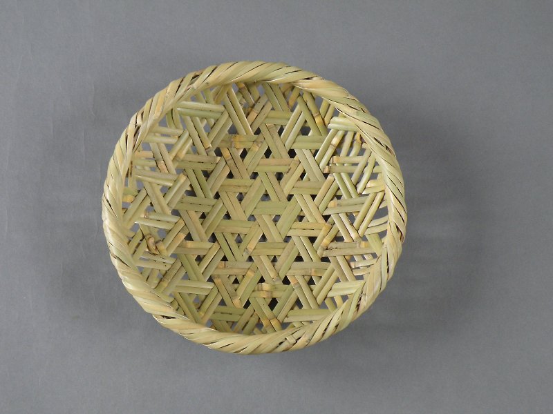 Iron braiding basket root bending bamboo - จานเล็ก - ไม้ไผ่ สีเขียว