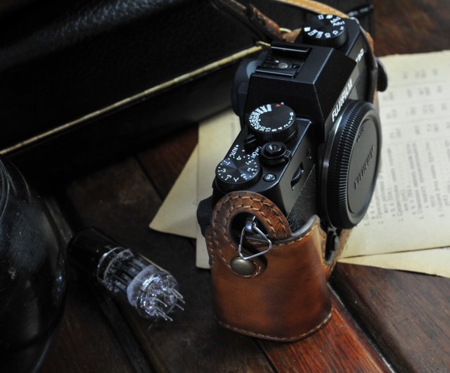Fujifilm X-T30 ブラック ボディー レザーケース付き FUJIFILM X-T30 シリーズ 革製ケース - ショップ KAZA カメラ