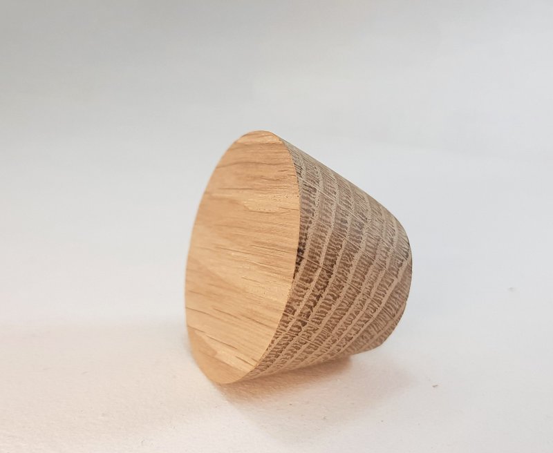 Wood round cabinet knobs +screws. Furniture door pull handles. - 其他家具 - 木頭 白色
