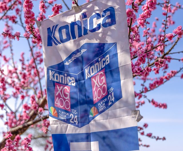 Sanghui Company Japan Showa KONICA Konica XG400 Advertising Commemorative  Banner - สตูดิโอ Somewhere Somehow ของวางตกแต่ง - Pinkoi