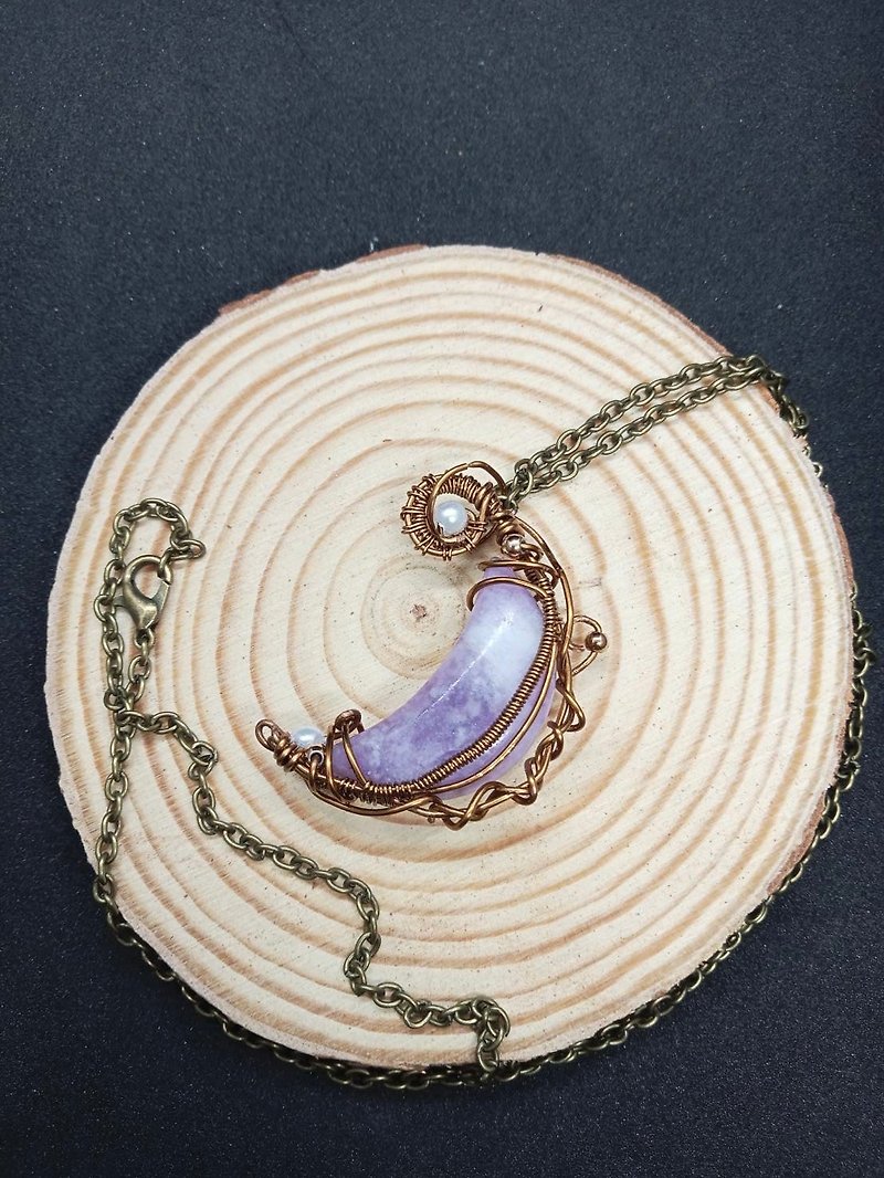[Crescent Moon Bay] Purple Mica Metal Woven Necklace - Necklaces - Other Metals Purple