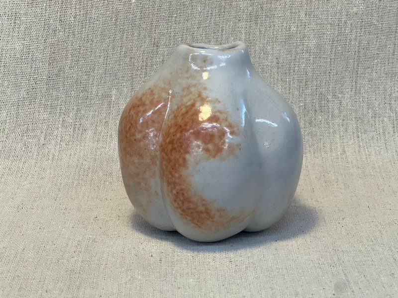 Hand pinched Shino flower vase - Pottery & Ceramics - Pottery Silver