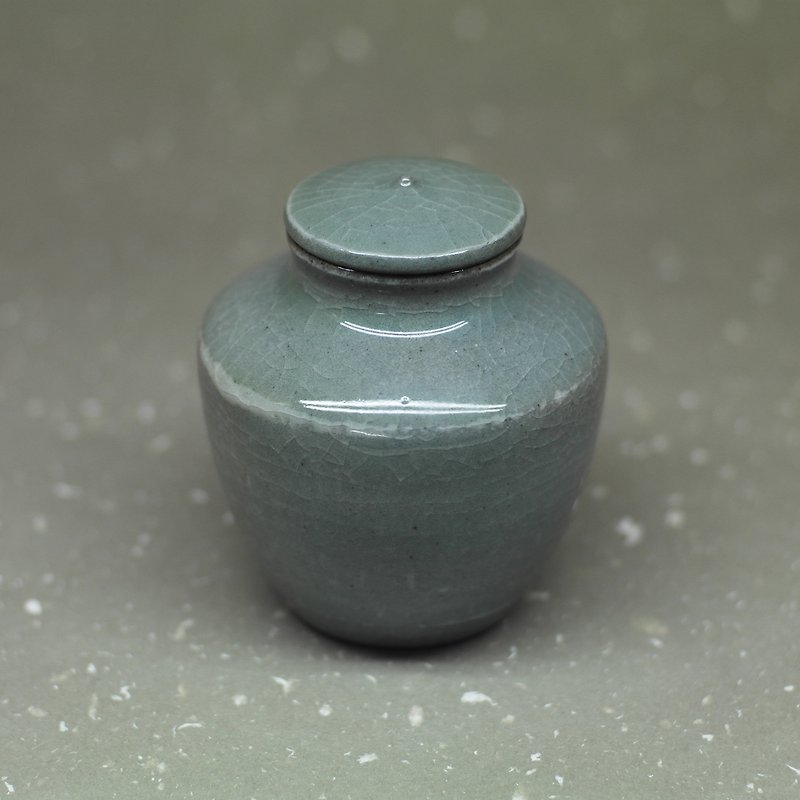 Urn-shaped celadon glazed tea warehouse handmade ceramic tea props - Teapots & Teacups - Pottery 