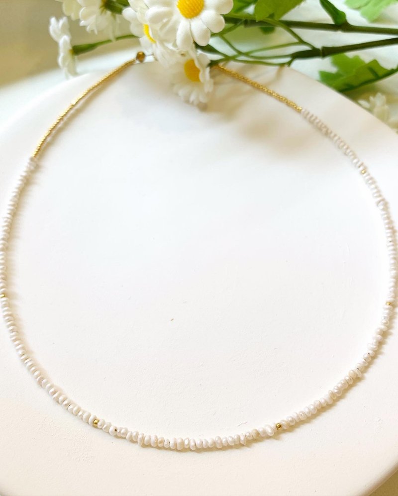 Mini Natural Pearl Clavicle Choker Necklace_Steel Wire - Necklaces - Pearl White