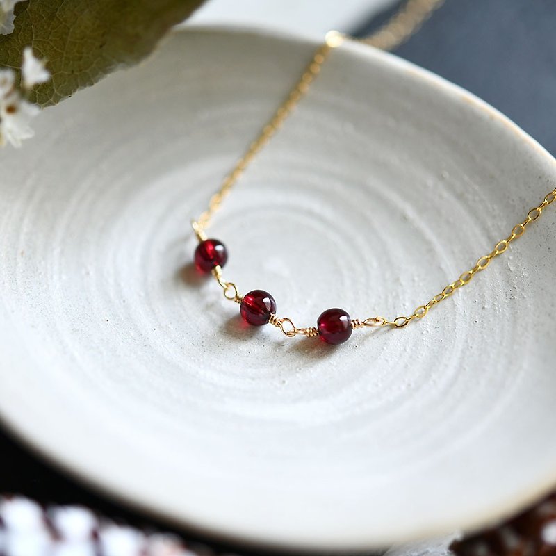 garnet necklace 実りの象徴 恋愛成就 運気UP! ガーネットのネックレス ラウンドタイプ　1月誕生石　重ね付けにも　単品 - 項鍊 - 寶石 紅色
