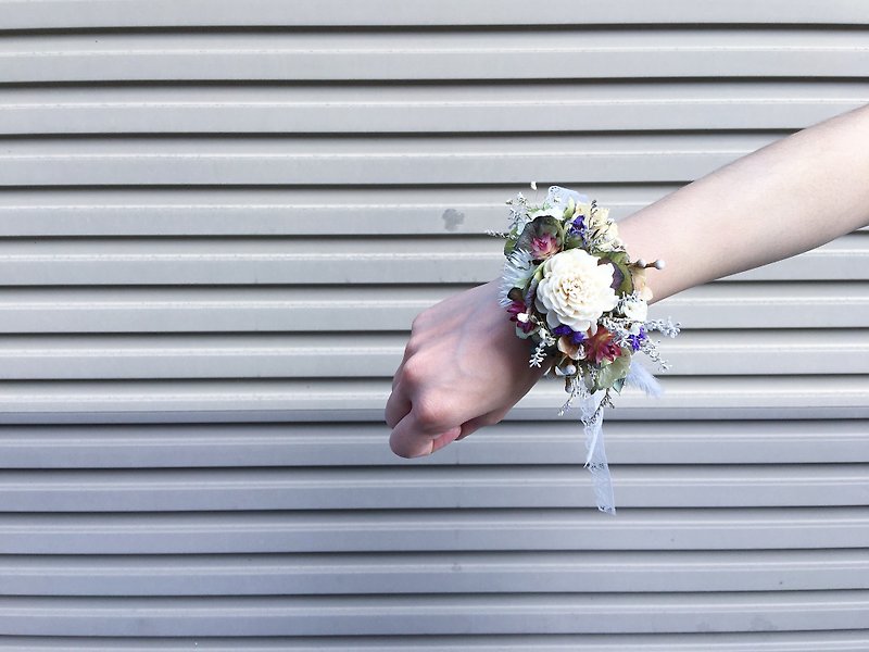[Good flower] Dry hand flower wedding wedding bridesmaid hand flower wedding jewelry - สร้อยข้อมือ - พืช/ดอกไม้ ขาว