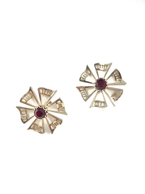 BOITE LAQUE Vintage 70s Pinwheel Ruby Jewel Earrings