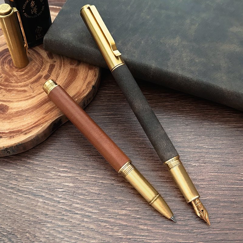 【客製化禮物】IWI Handscript手稿鋼珠筆-復古黃銅鎖蓋式#贈刻字 - 鋼筆 - 銅/黃銅 