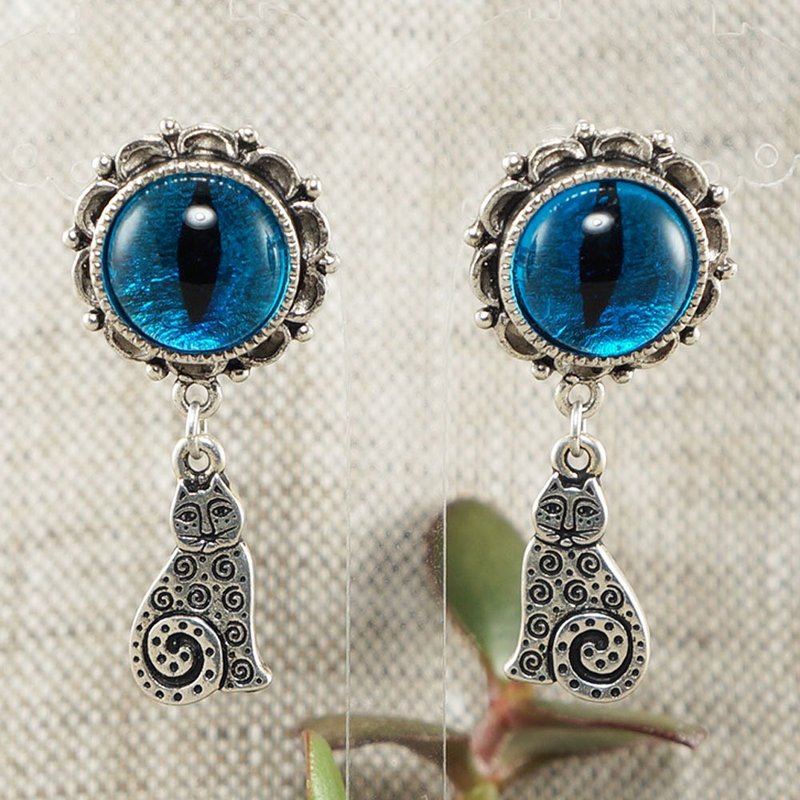 Blue Glass Cat Eye Earrings Evil Eye Silver Cat Protection Earrings Boho Jewelry - 耳環/耳夾/耳骨夾 - 玻璃 藍色